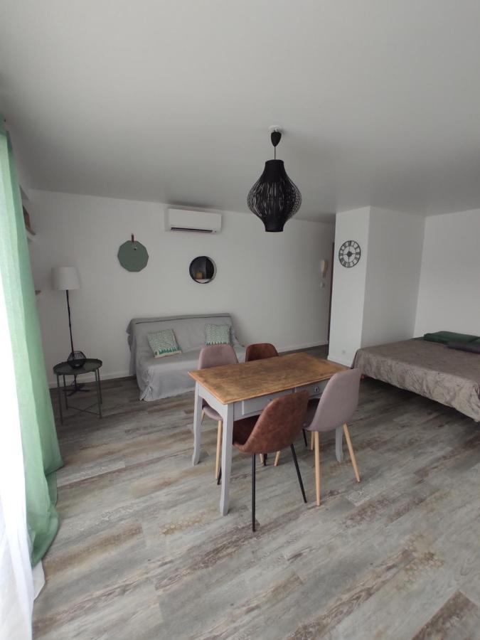 Appartement Climatise Avec Balcon,Wifi, Proche Remparts Avinyon Dış mekan fotoğraf