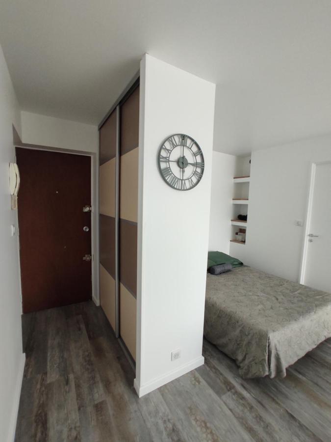 Appartement Climatise Avec Balcon,Wifi, Proche Remparts Avinyon Dış mekan fotoğraf