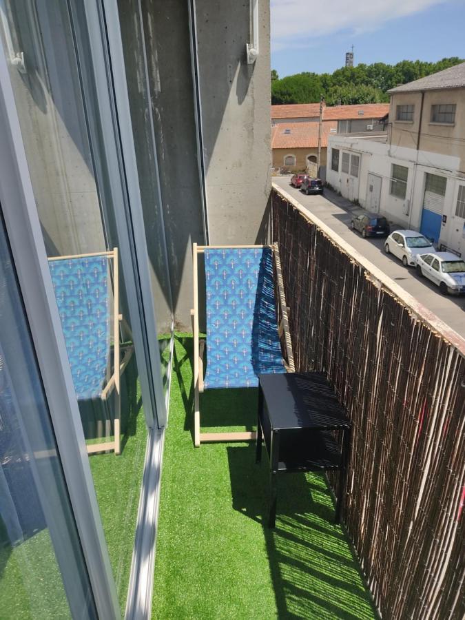 Appartement Climatise Avec Balcon,Wifi, Proche Remparts Avinyon Dış mekan fotoğraf